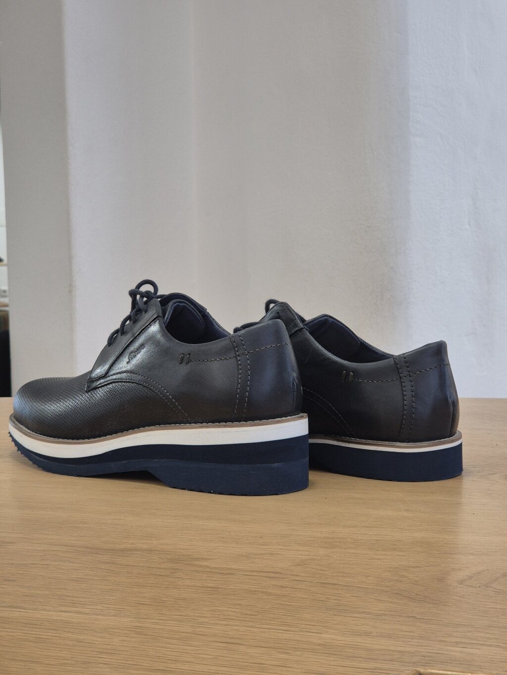 Otter Orthopädie & Schuhe - orthopädische Schuhzurichtung mit Sohlenerhöhung.